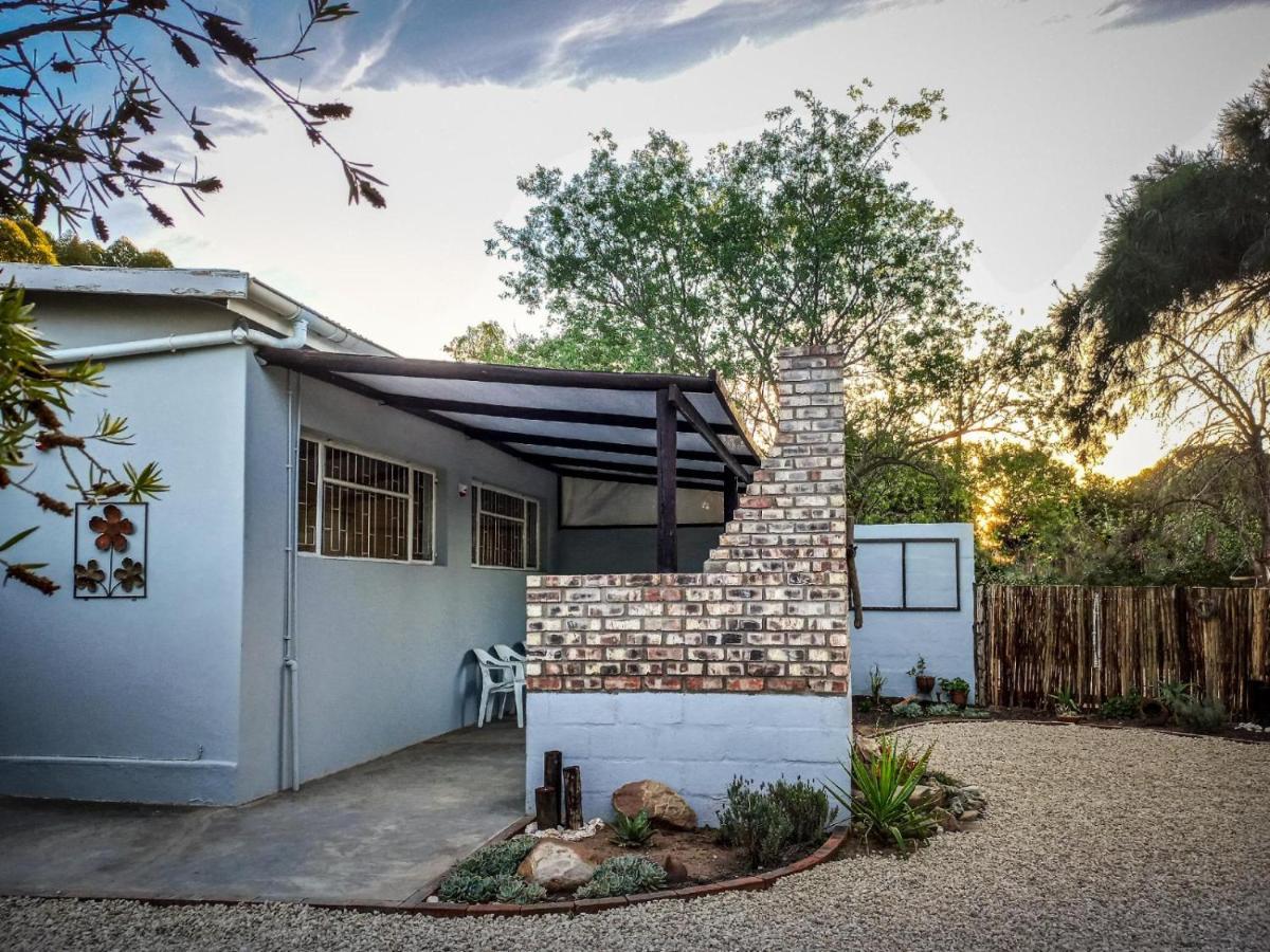 18 On Mark Willowmore Exterior foto